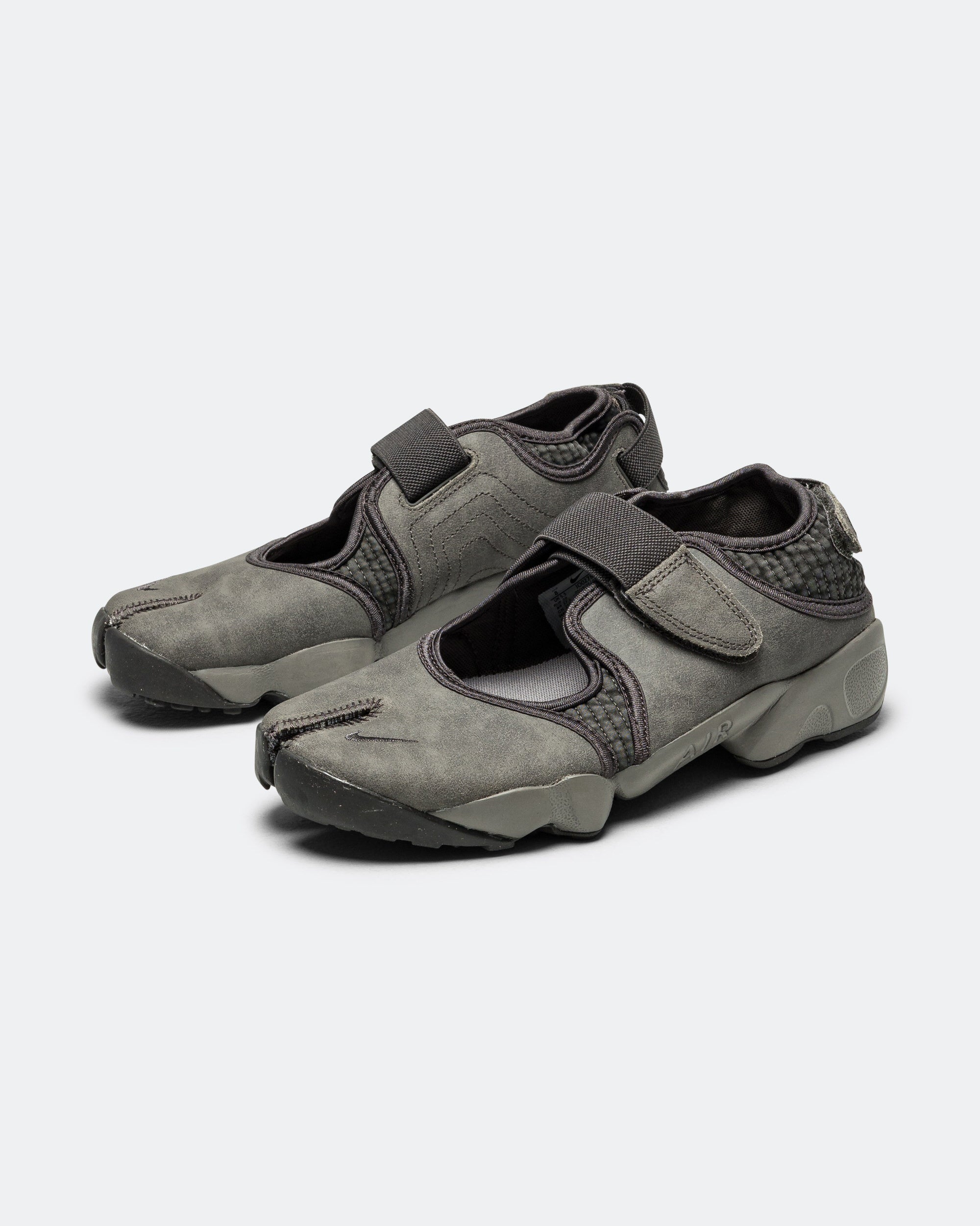 Nike - Womens Air Rift - Medium Ash/Flat Pewter | UP THERE