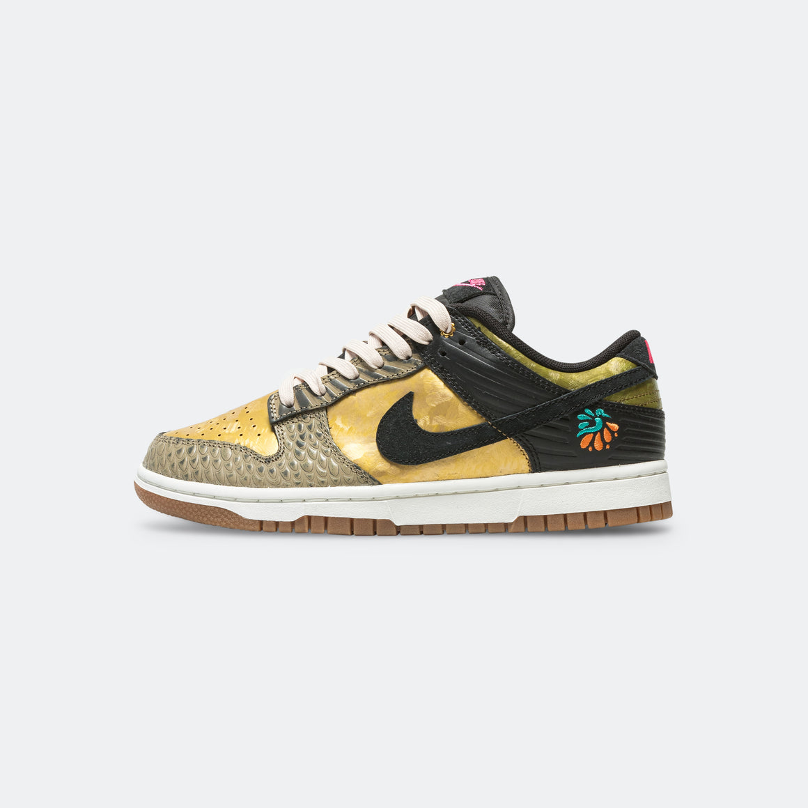 Nike Womens Dunk Low 'Día de Muertos' - Black Khaki/Metallic Gold