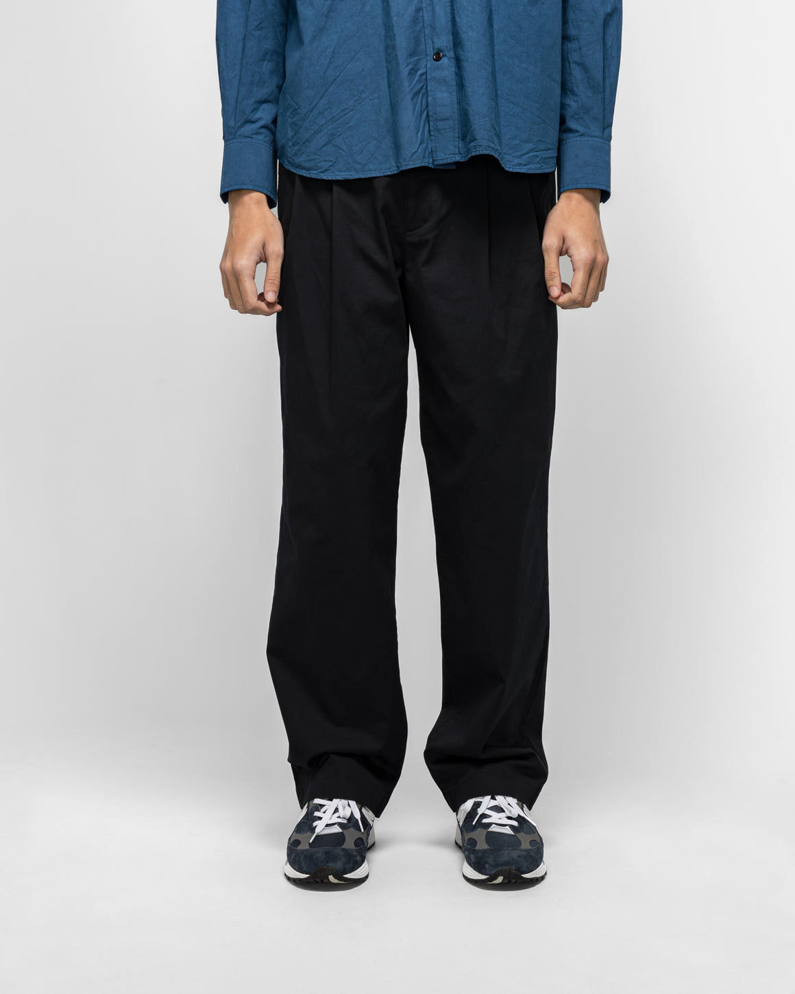 Norse Projects - Benn Relaxed Twill Pleated Trouser - Black - UP THERE