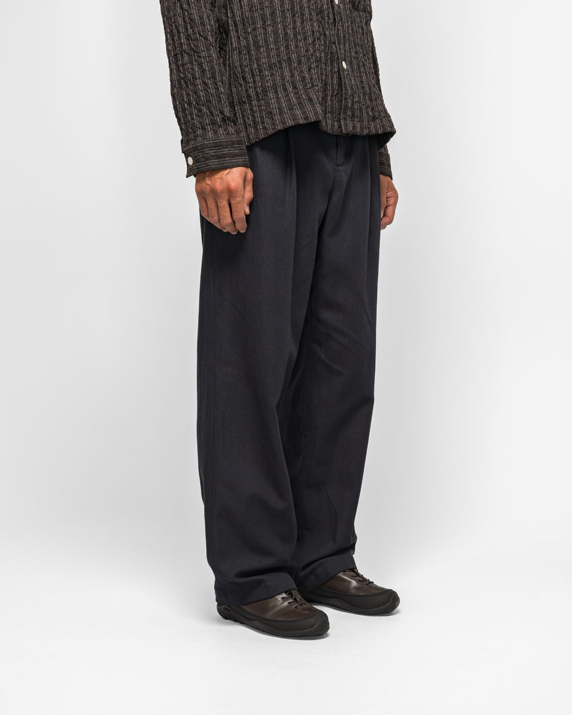 Norse Projects - Hestur Relaxed Cotton Linen Twill Pleated Trouser - Dark Navy - UP THERE