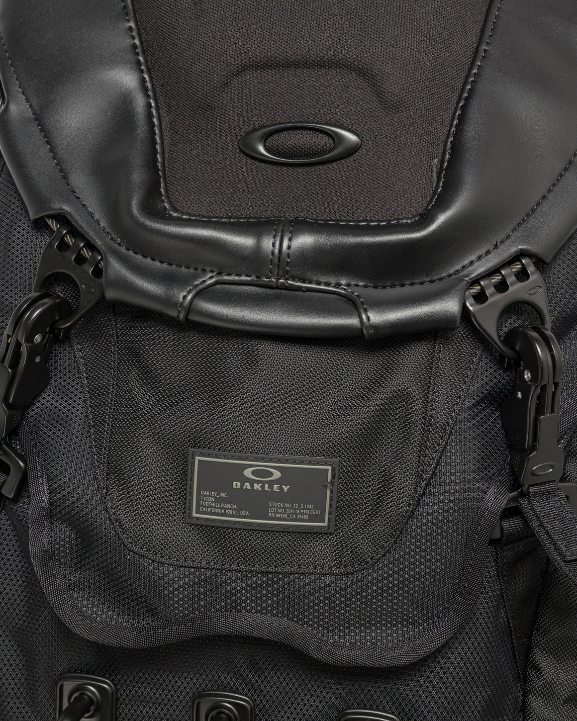 Oakley - Kitchen Sink - Stealth Black - UP THERE