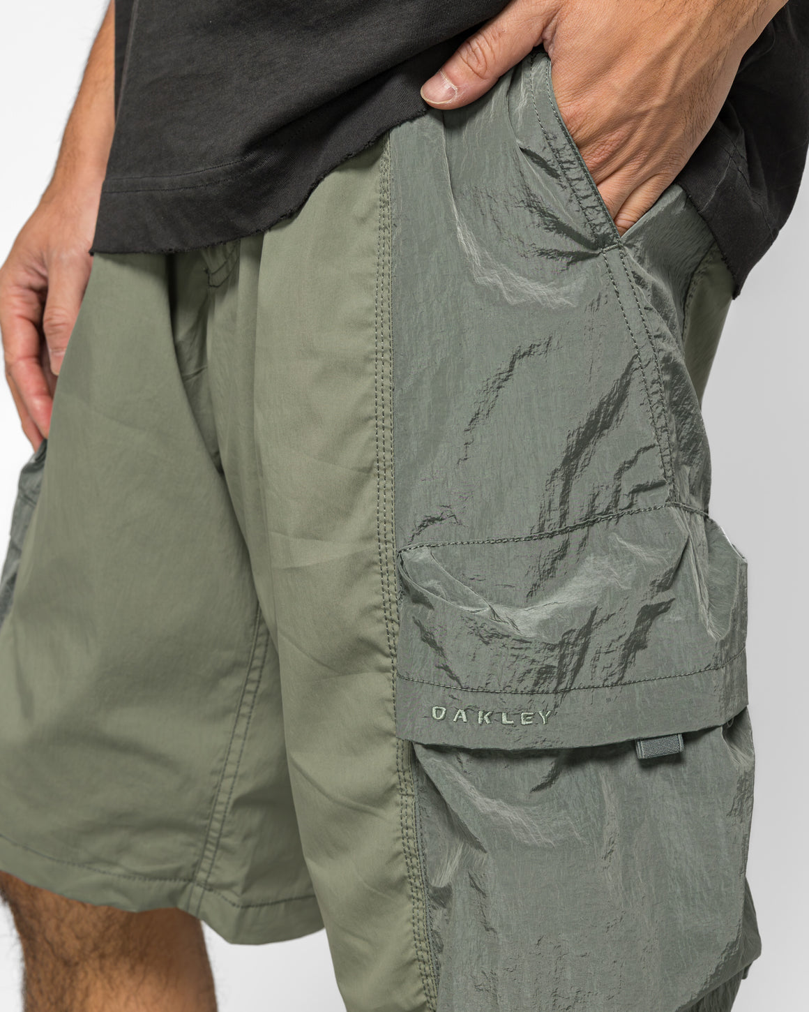 Oakley - Reserve Momento Chargo Short - Aviator Green - UP THERE