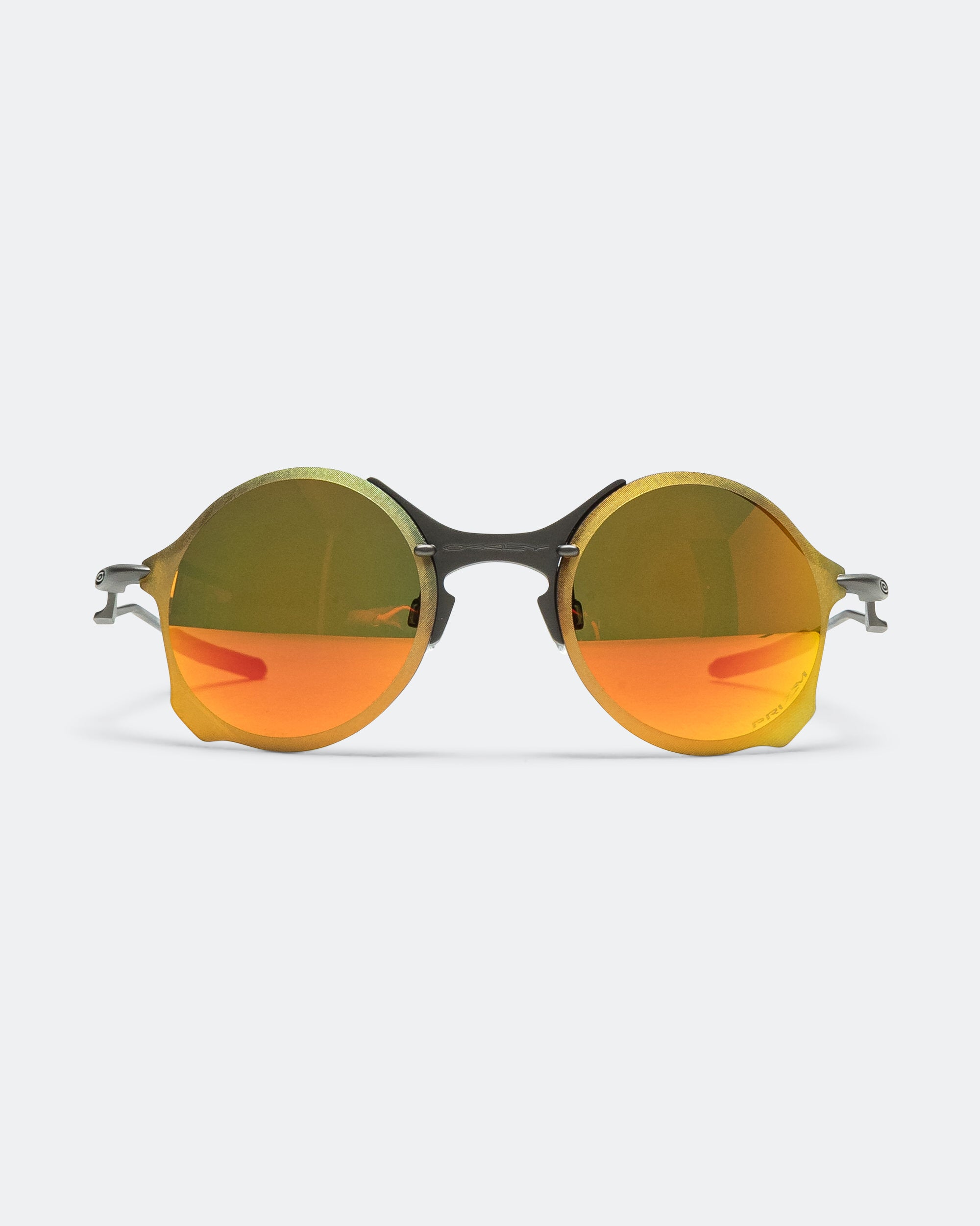 Oakley - Tailend TI - Gunmetal/Prizm Ruby | UP THERE