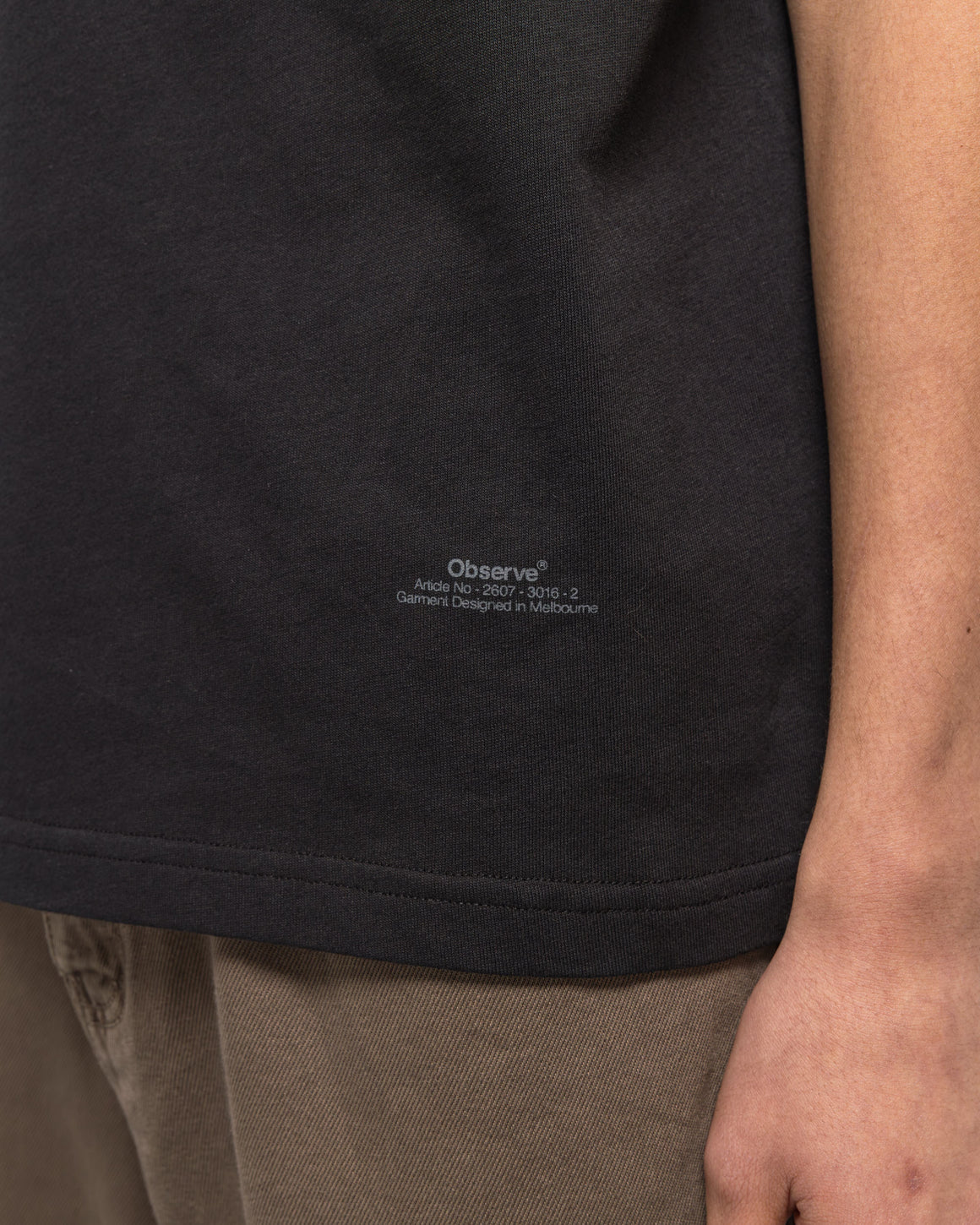 Observe - Raglan T-Shirt - Black - UP THERE