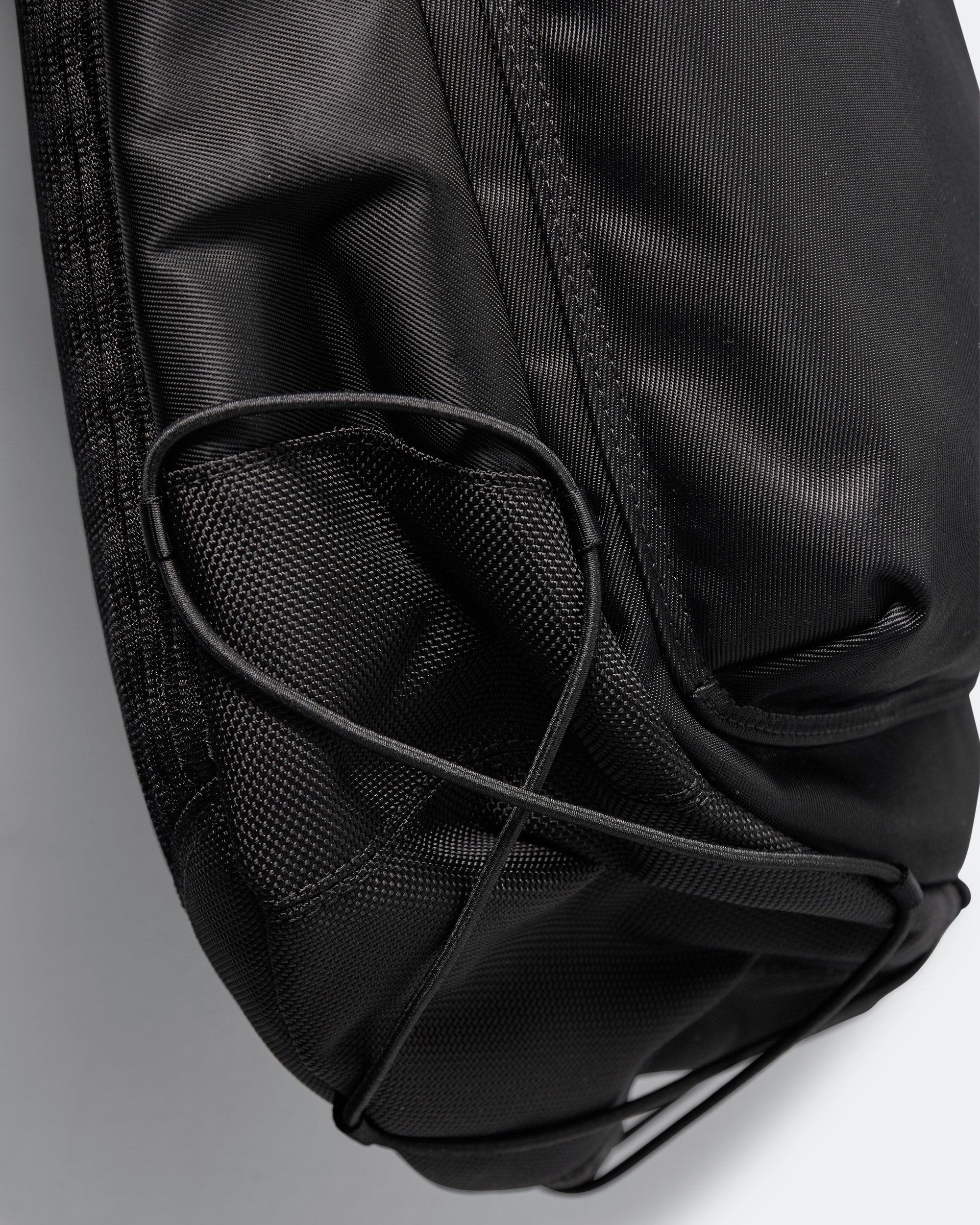 Porter Yoshida & Co - THINGS 2WAY Helmet Bag - Black | UP THERE