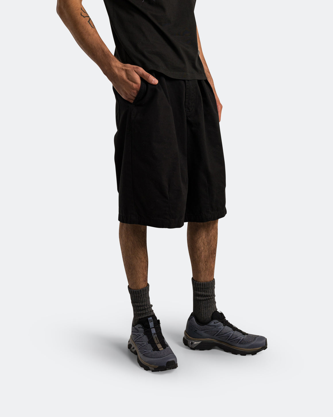 Pseushi - Pleated Balloon Shorts - Black - UP THERE