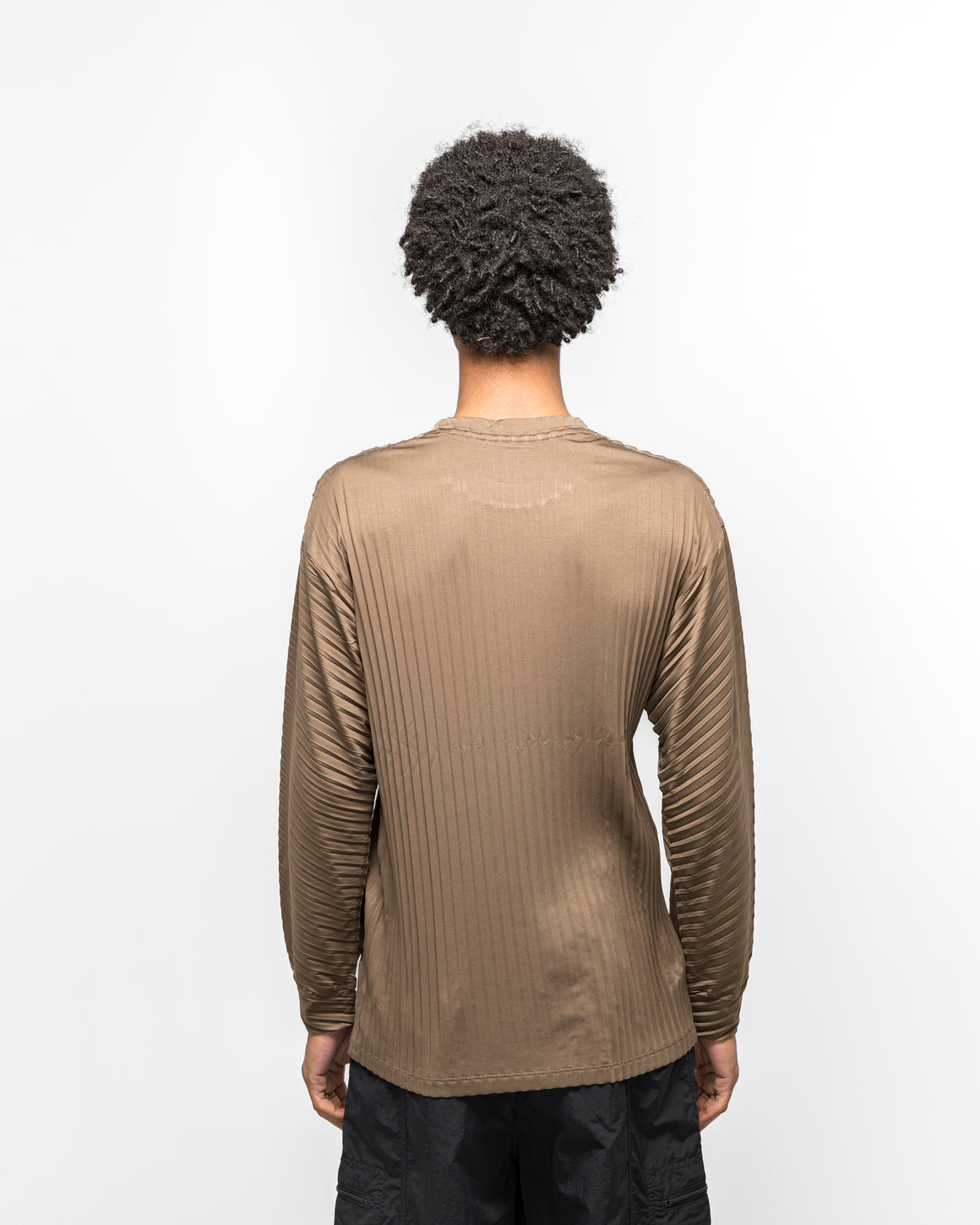 Satisfy - AuraLite Pleated Long Tee - Olive - UP THERE