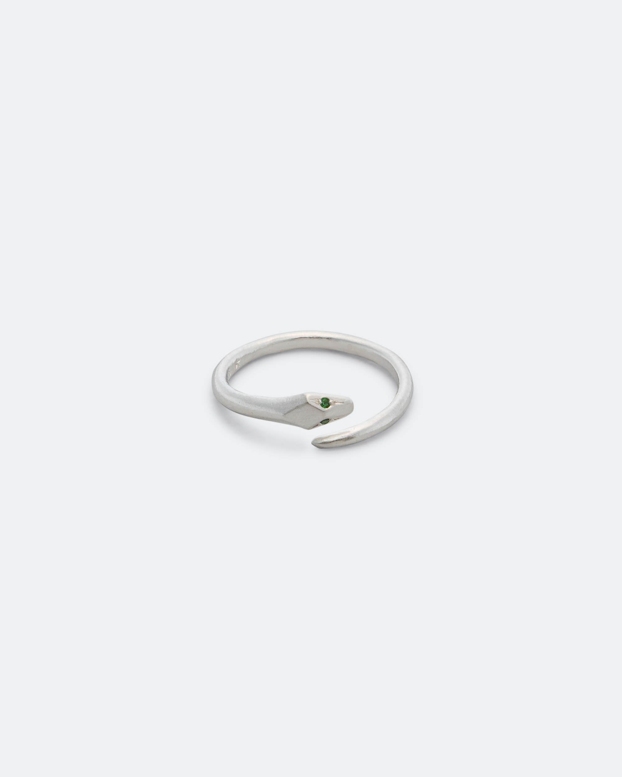 Seb Brown - Serpent Ring 2.0 - 925 Silver/Garnet | UP THERE