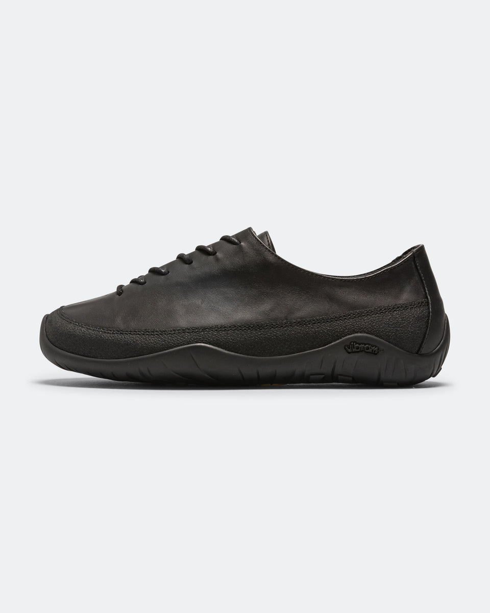 Tarvas - Wanderer - Black Leather | UP THERE