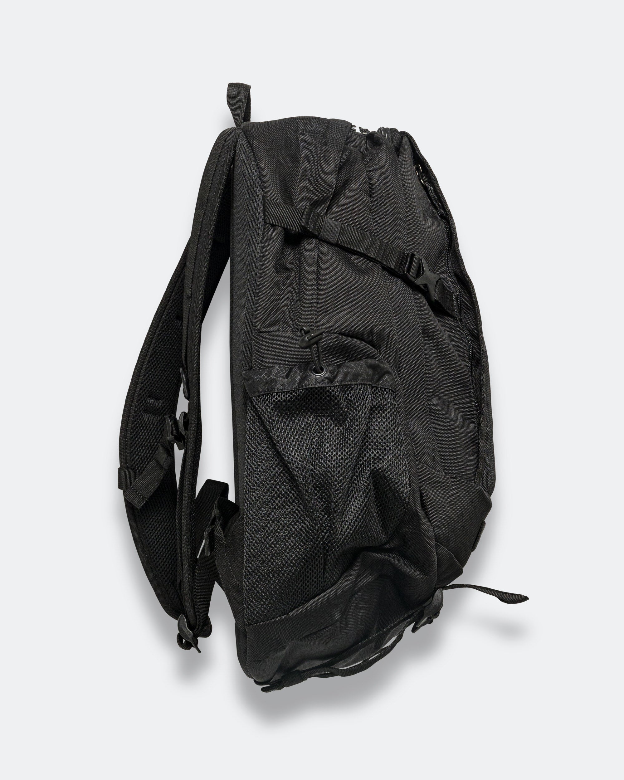 thisisneverthat - INTL-Logo Backpack 30 - Black | UP THERE