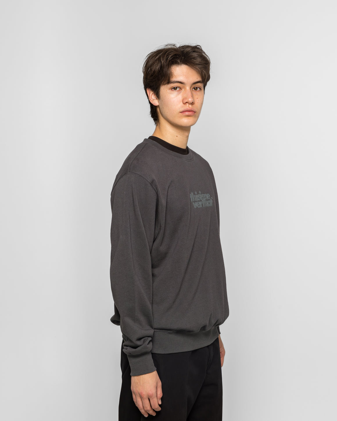 thisisneverthat - OL-Logo Crewneck - Charcoal - UP THERE