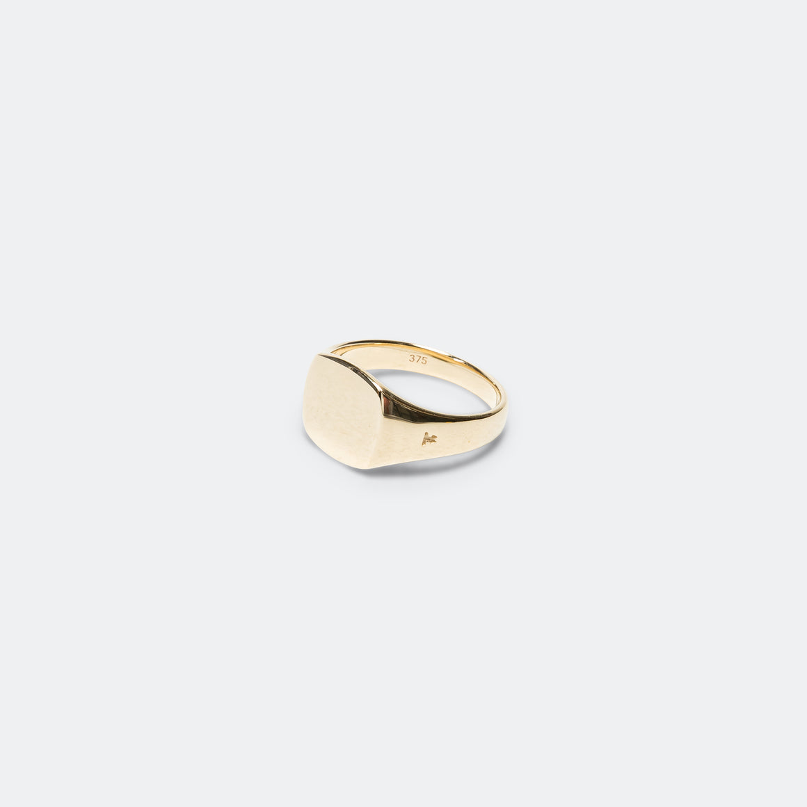 Tom Wood - Mini Signet Cushion Ring - 9K Gold - UP THERE