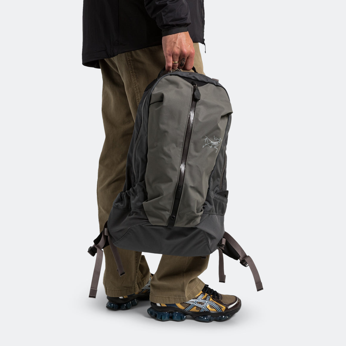 Arc'Teryx - Arro 22 Backpack - Cloud - UP THERE