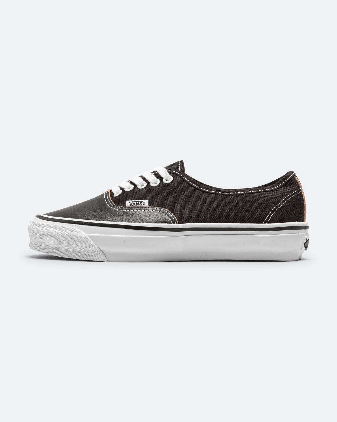 Vans - OTW Authentic 44 Siped Vibram - Black - UP THERE