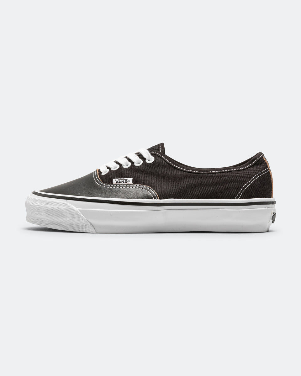 Vans - OTW Authentic 44 Siped Vibram - Black | UP THERE