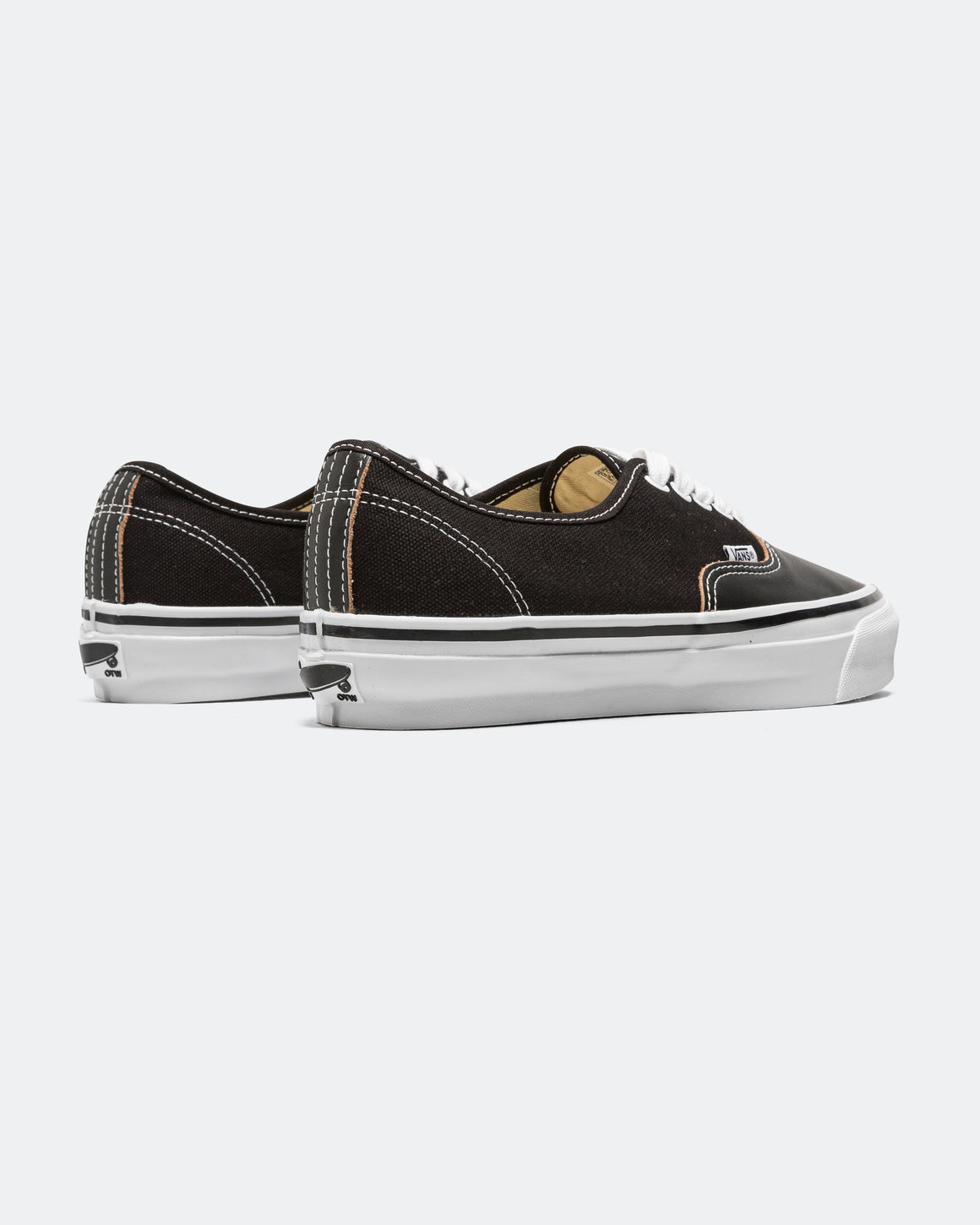 Vans - OTW Authentic 44 Siped Vibram - Black - UP THERE