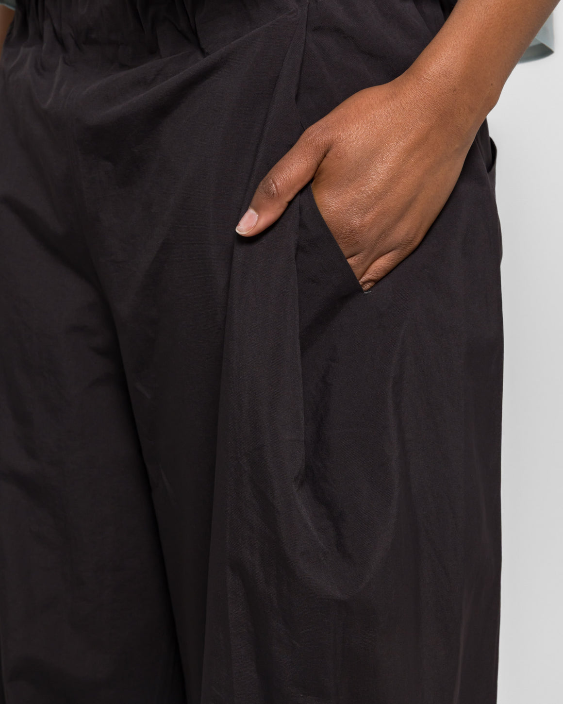 Veilance - Womens Carbene SL Pant - Black - UP THERE