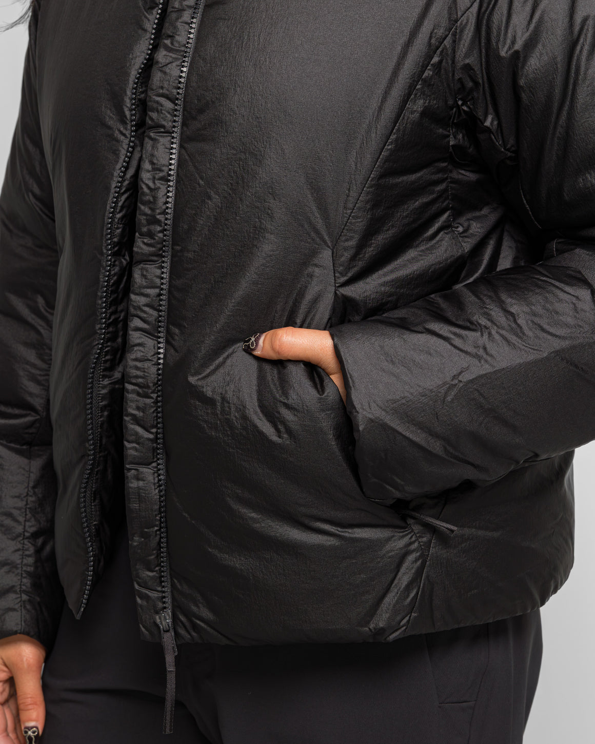 Veilance - Womens Conduit Down Jacket - Black - UP THERE