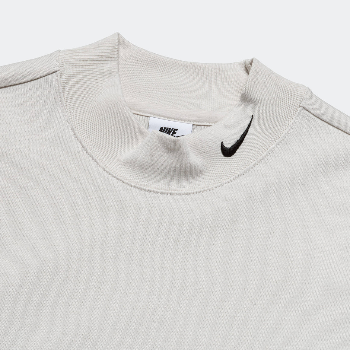 Nike - Nike Life Mock Neck LS T-shirt - White - UP THERE